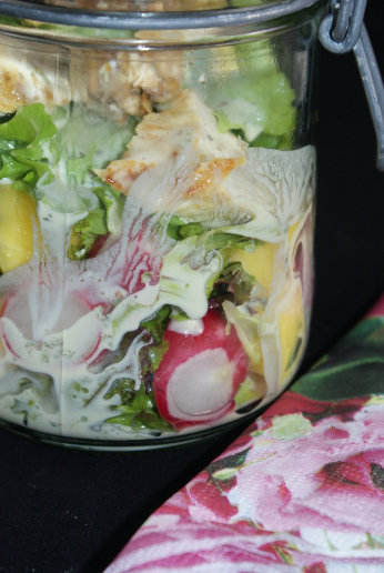 Salatrezepte vom Foodblog, Salat mit Hühnerbrust und Frischkäsebällchen vom Foodblog